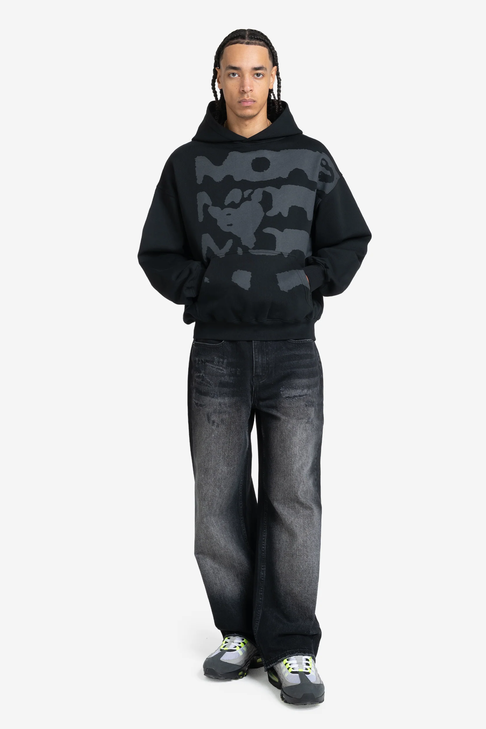 RADIANT CASH HOODIE ALL BLACK - Image 4