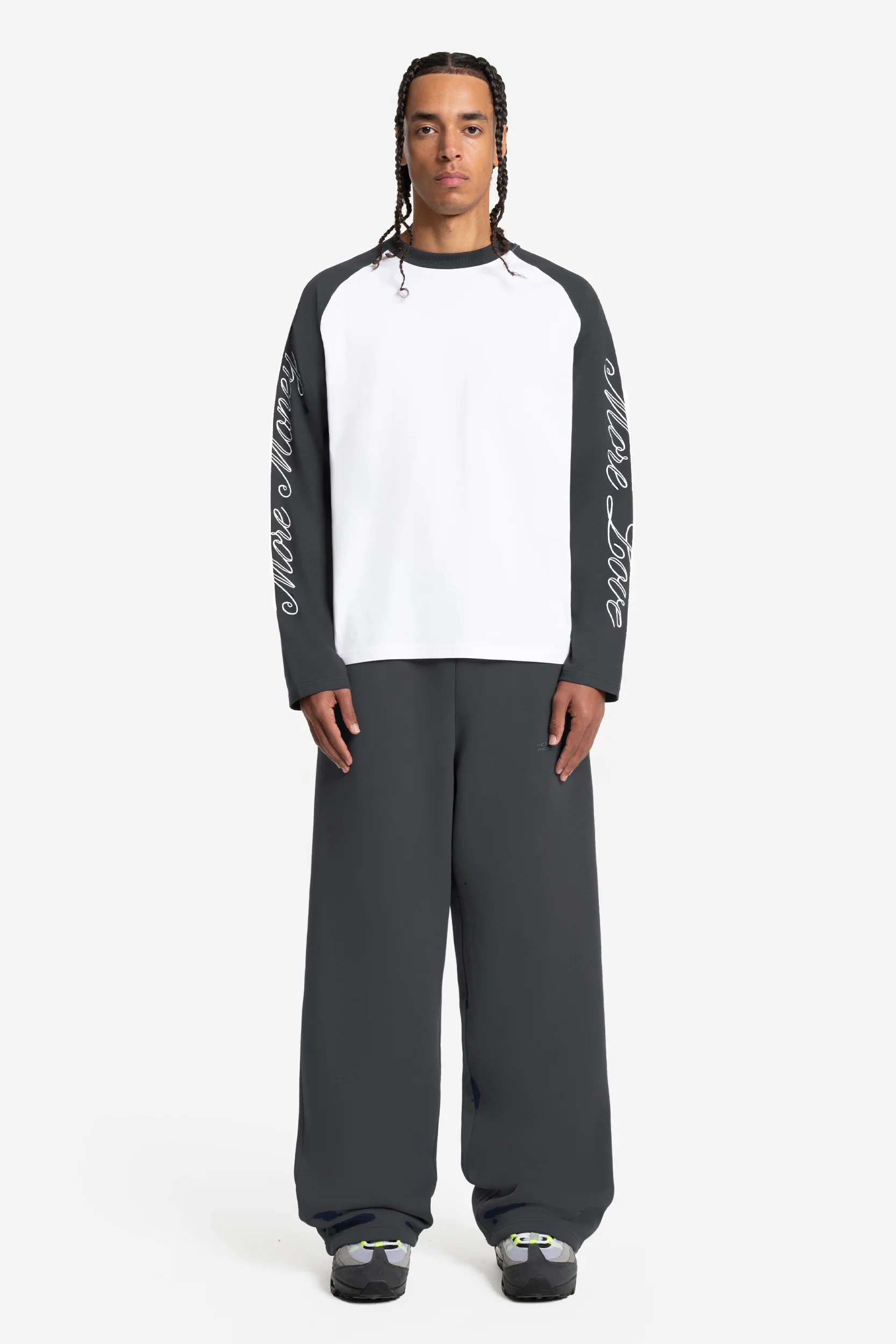 SCRIPT RAGLAN LONGSLEEVE DARK GREY - Image 3